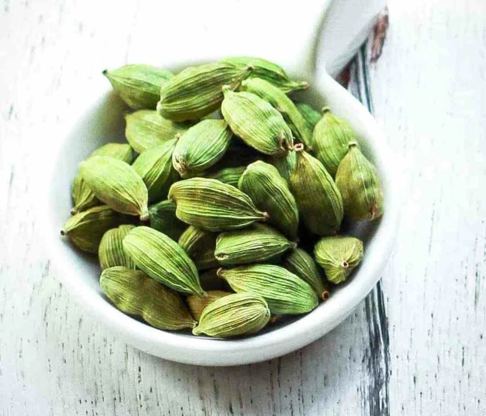 Rajdhani Green Cardamom Seeds (Hari Elaichi ke Beej) - Image 3